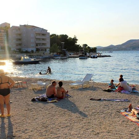 Apartments By The Sea Okrug Gornji, Ciovo - 1111 Trogir Exterior foto